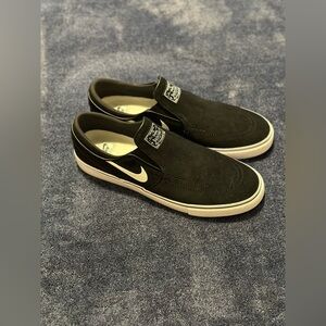 Nike SB Janoski Slip-On
